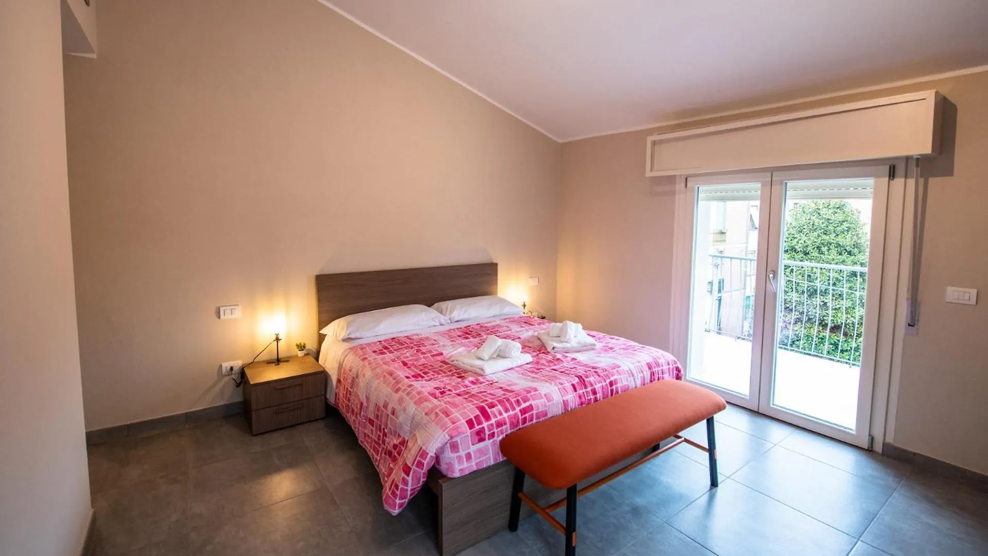 B&B Con Parcheggio Gratuito E Bagno Privato L 350 M Da Ospedale Maggiore Parma