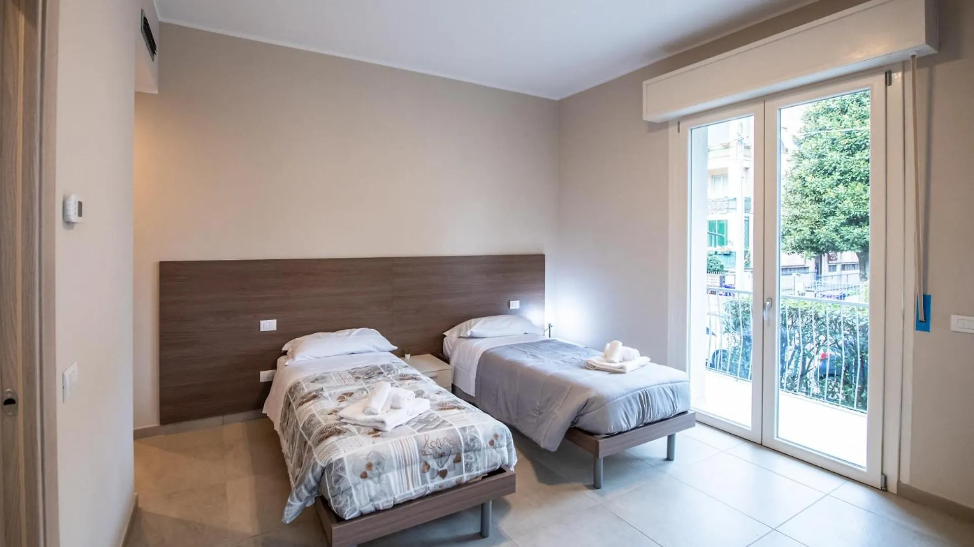 B&B Con Parcheggio Gratuito E Bagno Privato L 350 M Da Ospedale Maggiore Konukevi