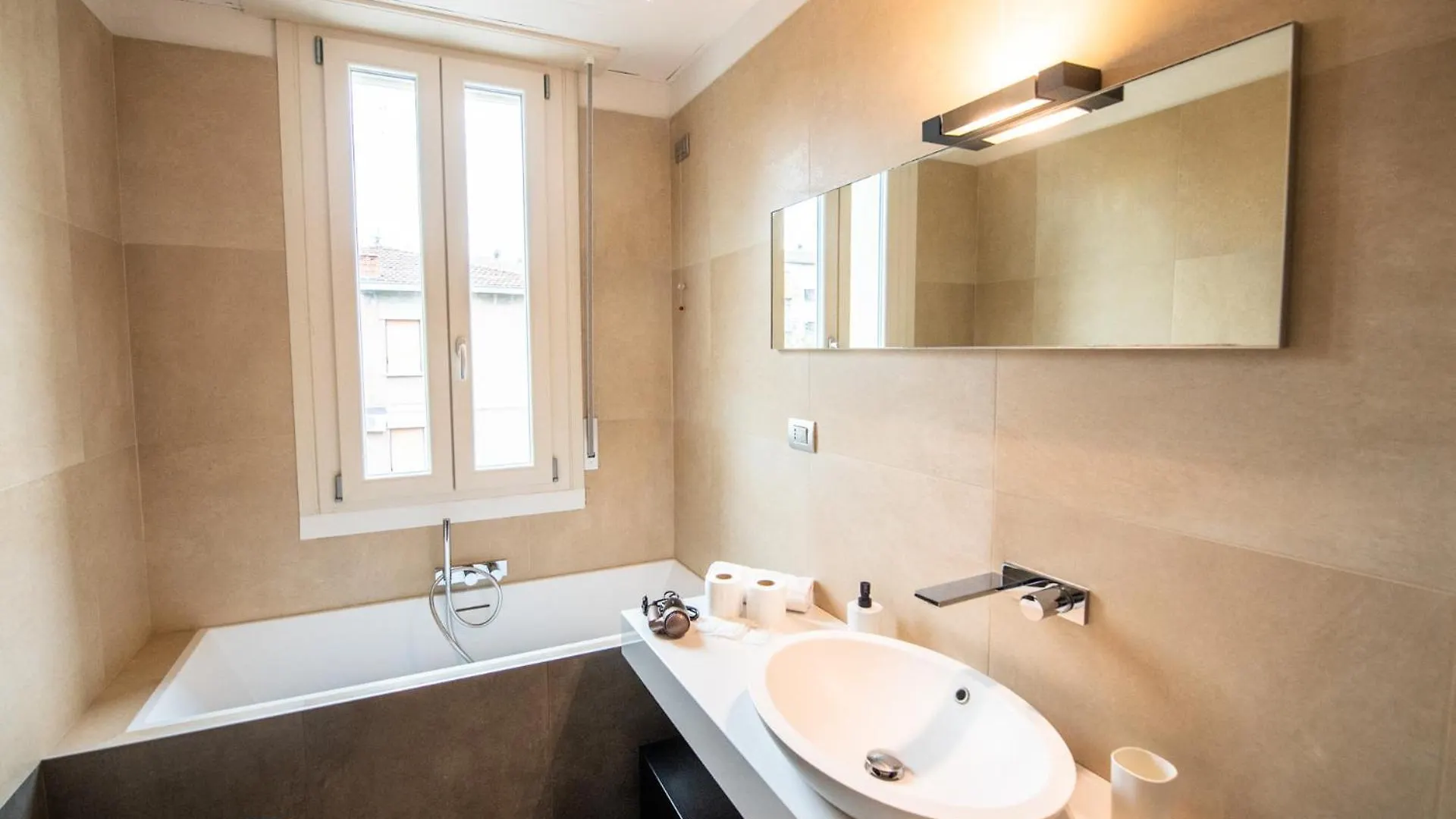 B&B Con Parcheggio Gratuito E Bagno Privato L 350 M Da Ospedale Maggiore Parma