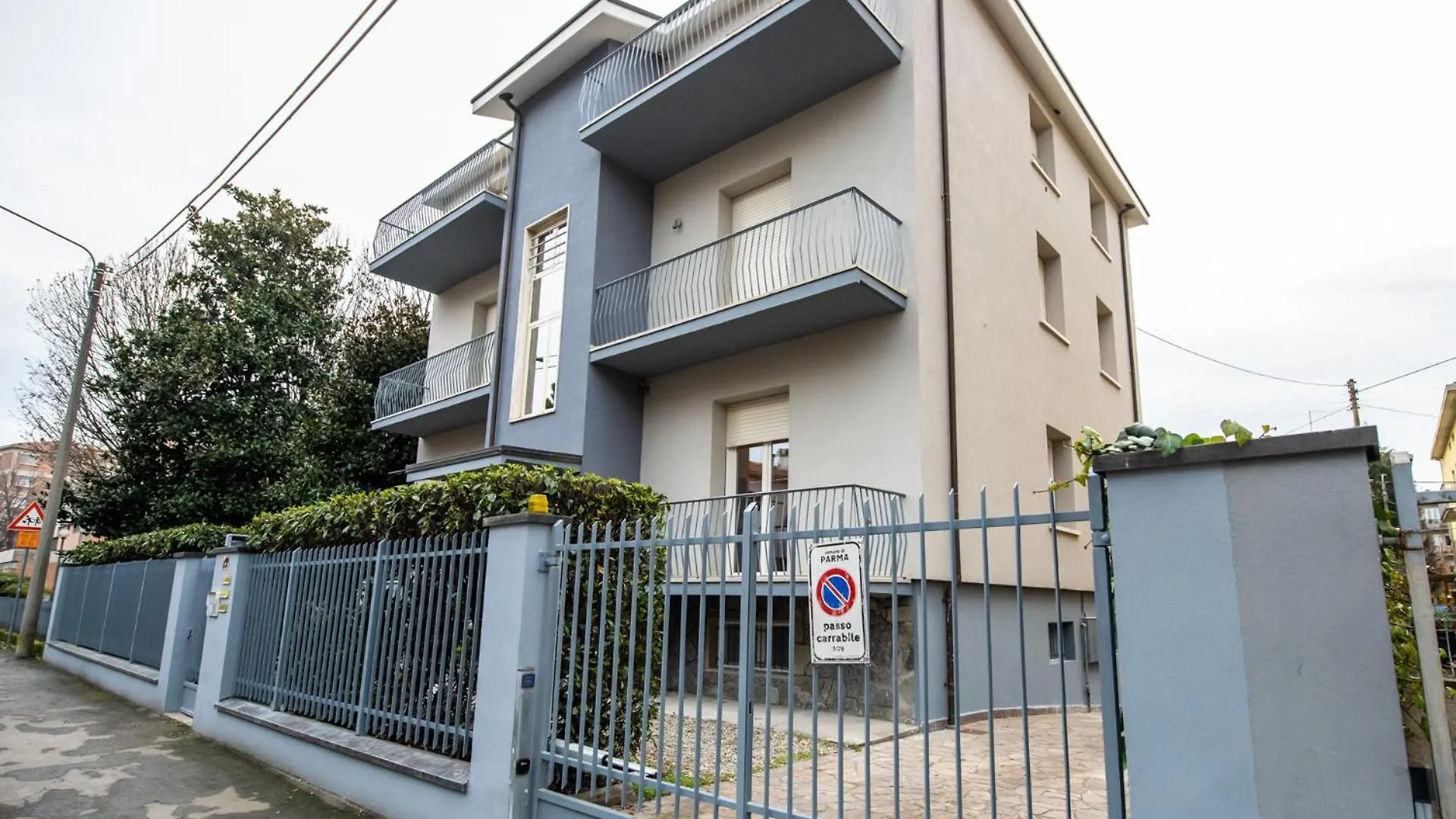 350 M Da Ospedale Maggiore L Parcheggio Prive L Rooms Parma 0*,